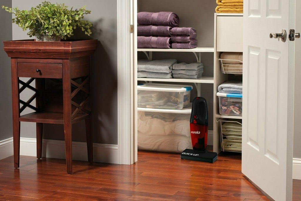 Eureka Quick Up 169H 2-in-1 Stick Vacuum - Bagless - Black/radiant Red