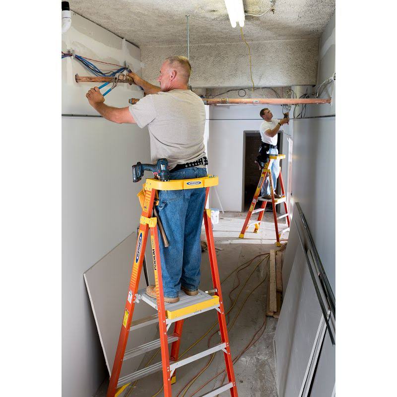 Werner PD6206-4C Podium Stepladder,6 Ft,fiberglass,300 lb