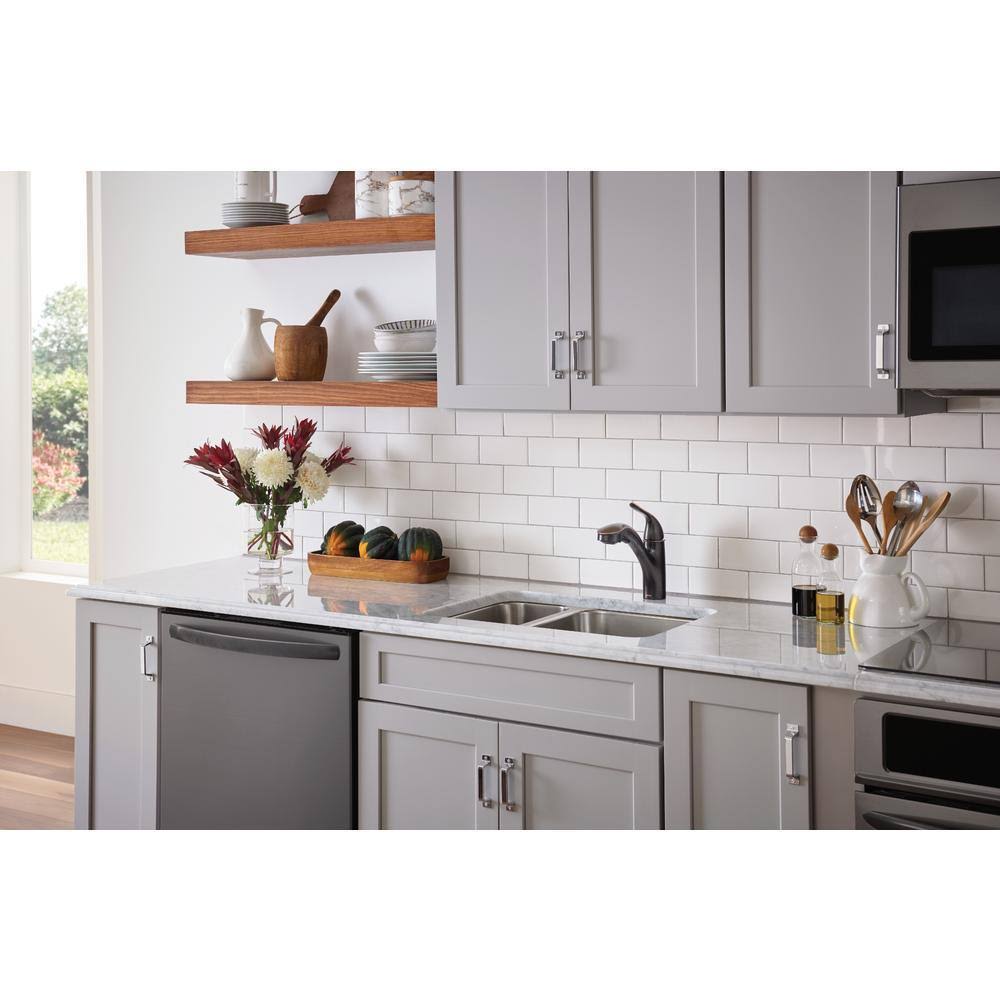 Moen Brecklyn Single-Handle Pull-Out Sprayer Kitchen Faucet Bronze