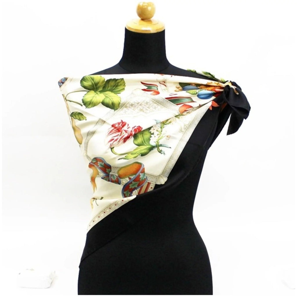 Pre-Owned Salvatore Ferragamo Ferragamo Silk Scarf Muffler Black x Ivory Tori Salvatore Women's (Good)