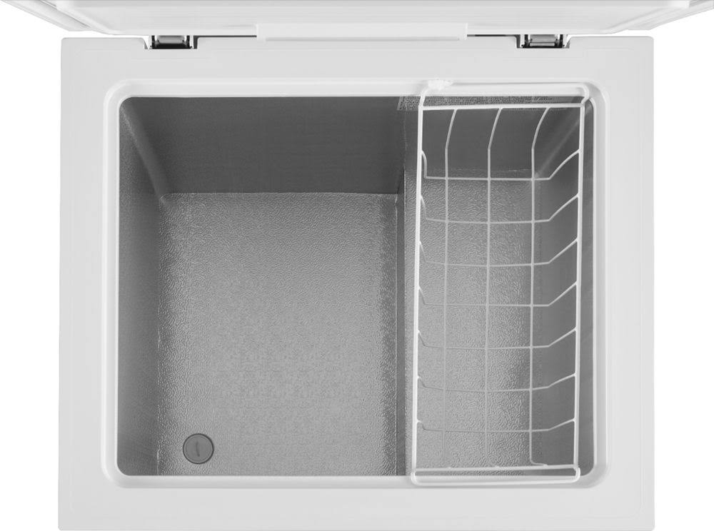 Insignia - 5.0 Cu. ft. Chest Freezer - White