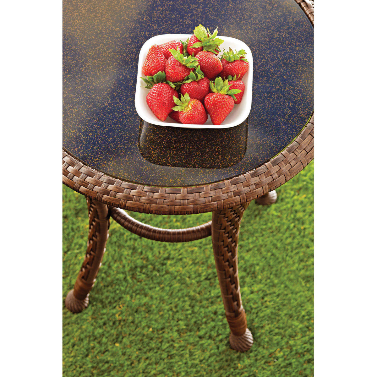 Better Homes and Gardens Azalea Ridge 20x22 Round Outdoor Side Table