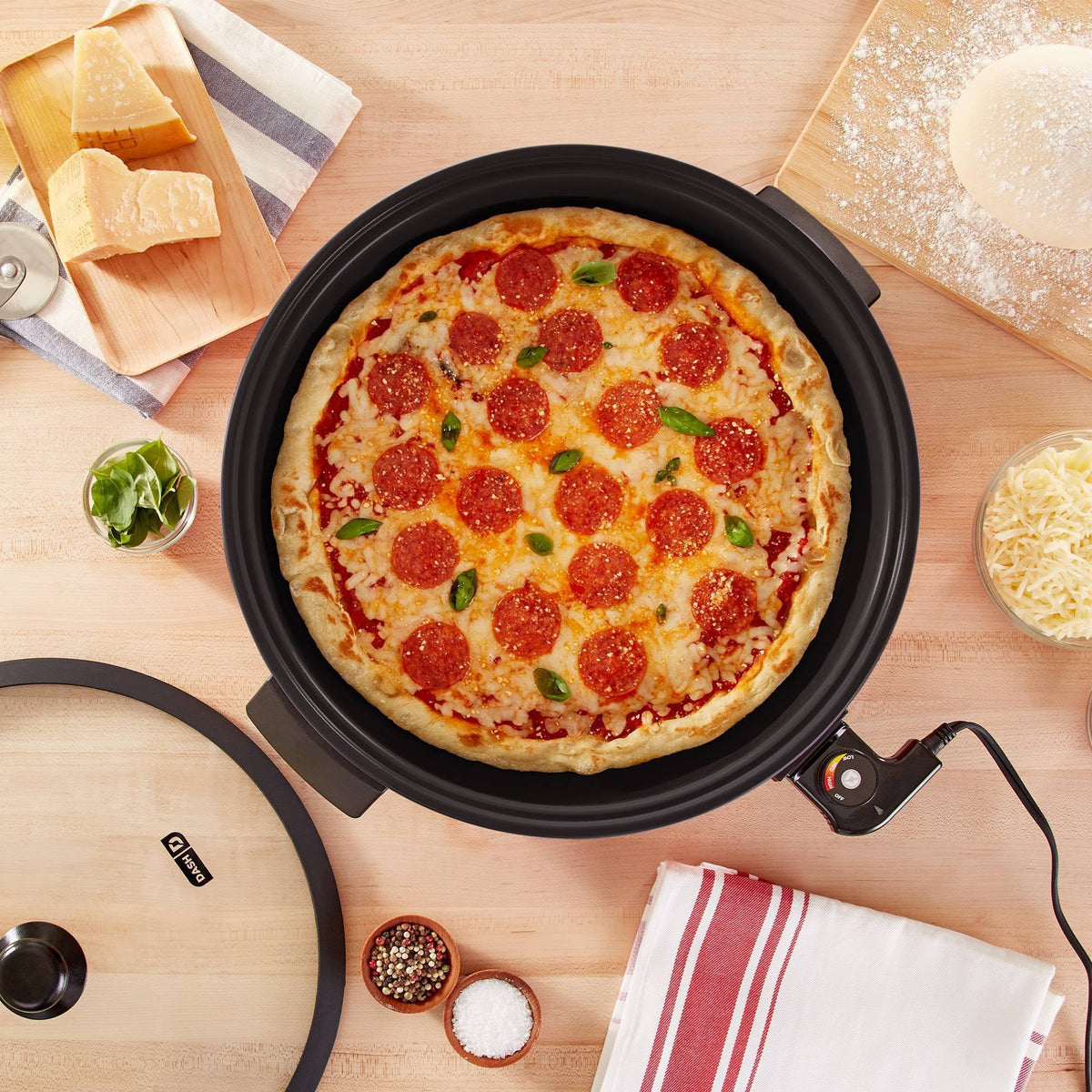 Dash 14x22 Family Size Rapid Skillet, Red