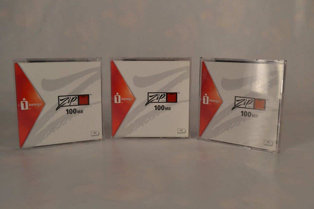 Iomega Zip 100 MB USB External Zip Drive with USB, Power Cord and 3 100Mb Discs
