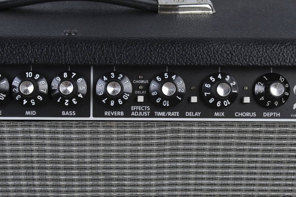 Fender Deluxe VM Vintage Modified 2-Channel 40-Watt 1x12x22 Guitar Combo