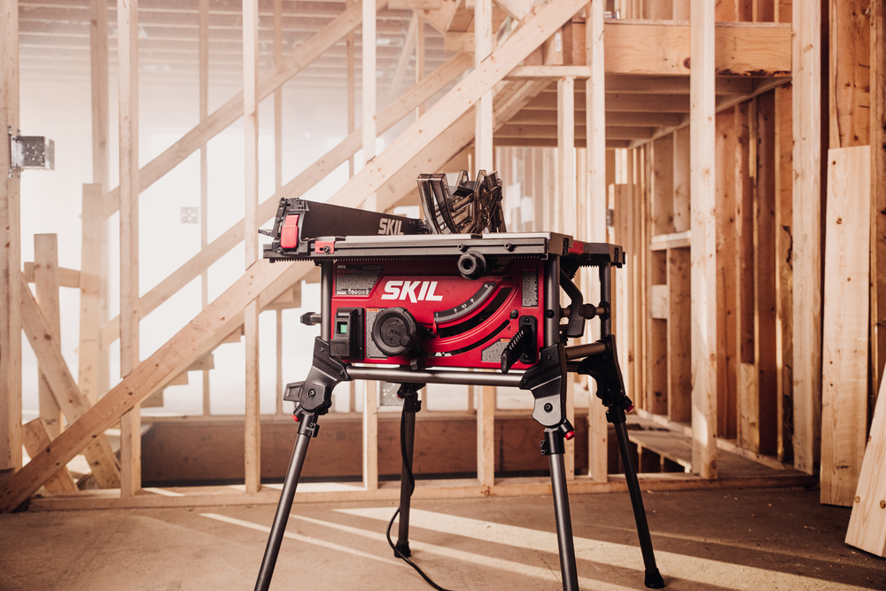 SKIL Jobsite Table Saw with Integrated Foldable Stand?? 10?? 15 Amp?? 25-1/2?? Rip Capacity