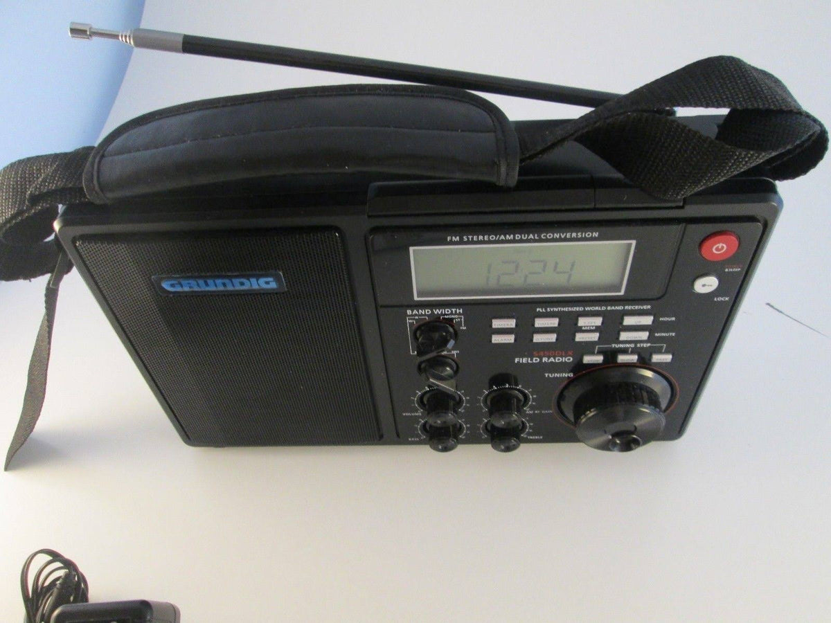 Grundig S450DLX Deluxw AM/FM/Shortwave Portable Radio - Black
