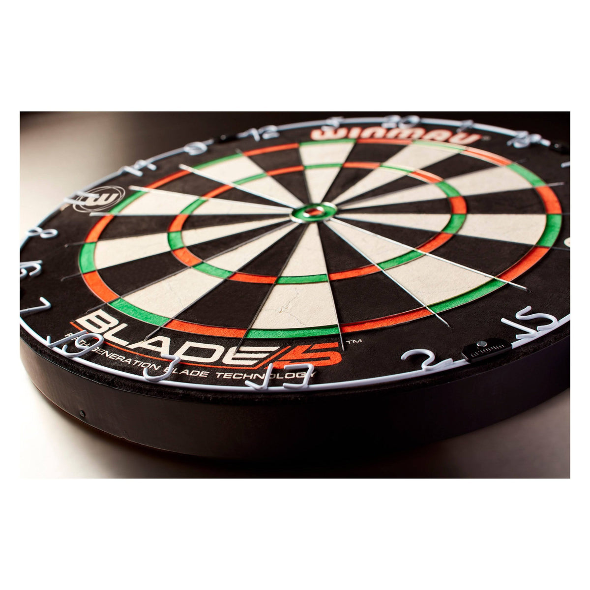 Winmau Blade 5 Bristle Dartboard